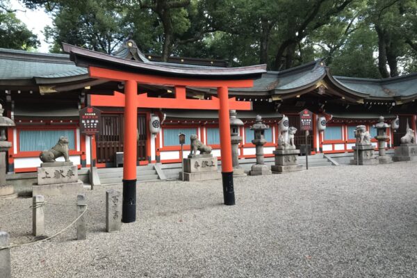 杭全神社本殿