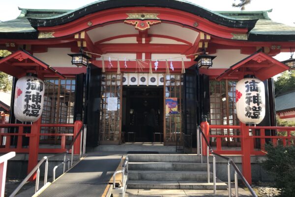 港住吉神社の拝殿