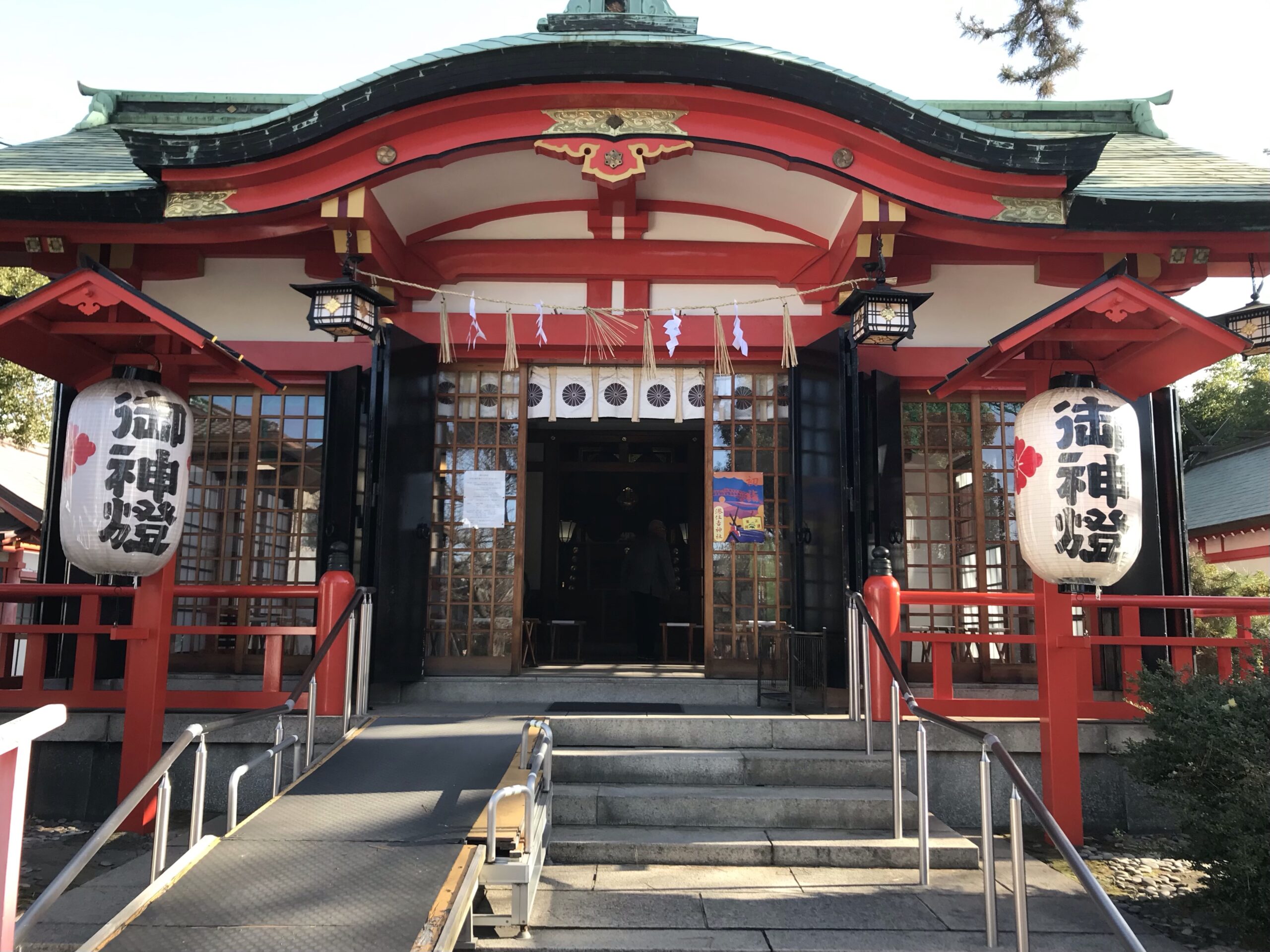 港住吉神社の拝殿