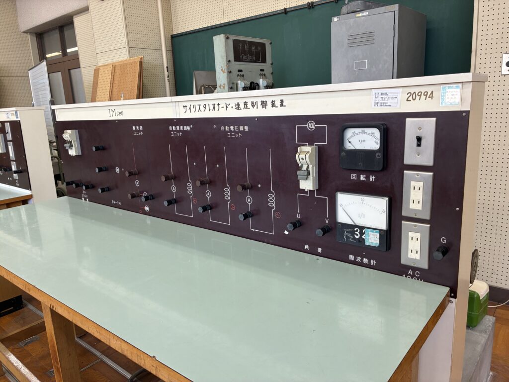 電気科実習室